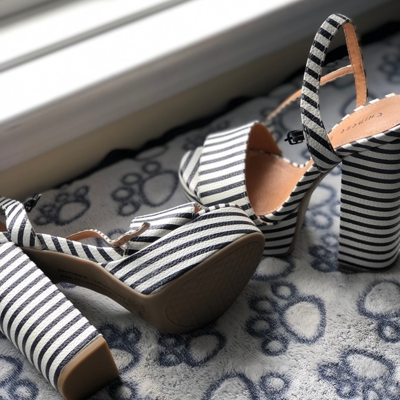 Striped Platform Shoe - Picture 4 of 5